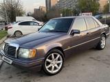 Mercedes-Benz E 320 1992 года за 2 600 000 тг. в Алматы – фото 2