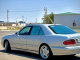 Mercedes-Benz E 320 2001 годаfor5 500 000 тг. в Жанаозен – фото 2