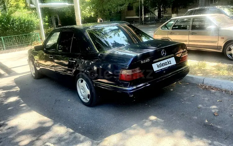 Mercedes-Benz E 280 1995 годаүшін2 500 000 тг. в Шымкент