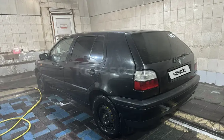 Volkswagen Golf 1993 года за 1 500 000 тг. в Караганда