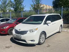 Toyota Sienna, 2011
