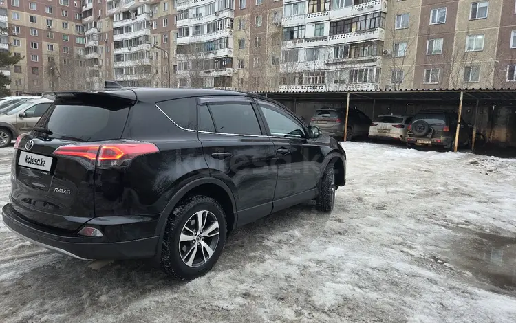 Toyota RAV4 2017 года за 10 500 000 тг. в Павлодар
