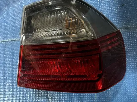 Фонарь правый BMW E90 за 20 000 тг. в Астана