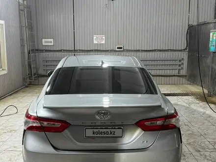 Toyota Camry 2020 года за 8 000 000 тг. в Атырау – фото 8