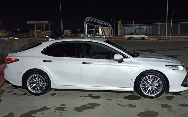 Toyota Camry 2019 года за 13 500 000 тг. в Актау