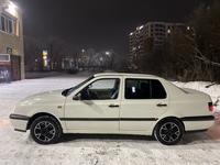 Volkswagen Vento 1997 года за 1 320 000 тг. в Караганда