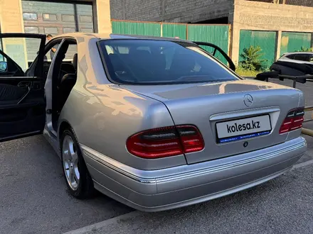 Mercedes-Benz E 320 2000 года за 6 300 000 тг. в Шымкент – фото 10