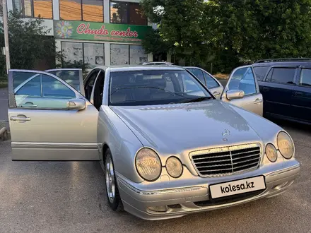 Mercedes-Benz E 320 2000 года за 6 300 000 тг. в Шымкент – фото 25