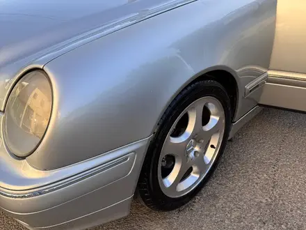 Mercedes-Benz E 320 2000 года за 6 300 000 тг. в Шымкент – фото 27