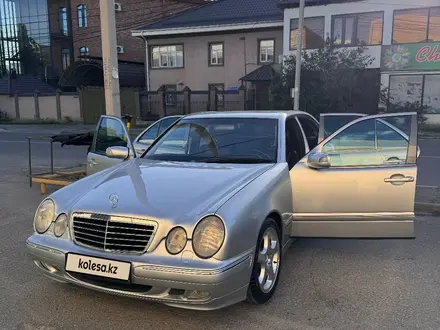 Mercedes-Benz E 320 2000 года за 6 300 000 тг. в Шымкент – фото 30