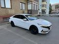 Hyundai Elantra 2022 года за 7 600 000 тг. в Атырау – фото 2