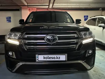 Toyota Land Cruiser 2018 года за 38 000 000 тг. в Семей