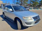 Volkswagen Touareg 2008 года за 3 990 000 тг. в Костанай – фото 3