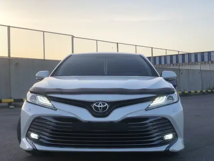 Toyota Camry 2019 года за 16 950 000 тг. в Алматы – фото 3