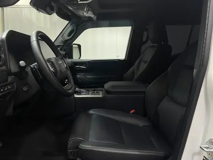Toyota Land Cruiser Prado Luxe+ 2025 года за 44 000 000 тг. в Алматы – фото 12