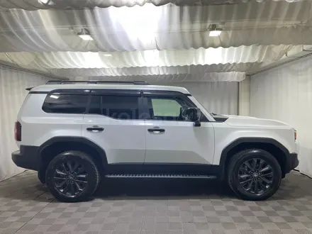 Toyota Land Cruiser Prado Luxe+ 2025 года за 44 000 000 тг. в Алматы – фото 17