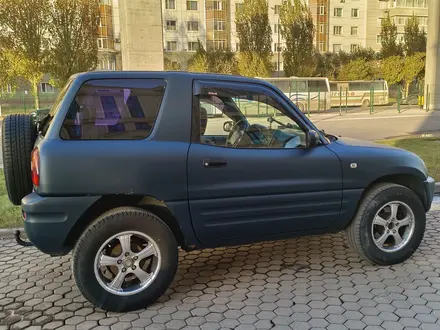 Toyota RAV4 1996 года за 3 299 999 тг. в Астана – фото 2