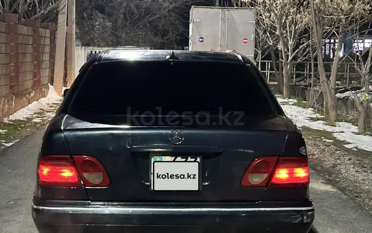 Mercedes-Benz E 320 1998 годаfor2 300 000 тг. в Шымкент