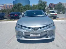 Toyota Camry, 2019