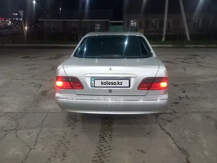 Mercedes-Benz E 280 1999 года за 5 300 000 тг. в Шымкент – фото 2