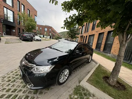 Toyota Camry 2015 года за 11 600 000 тг. в Алматы – фото 2