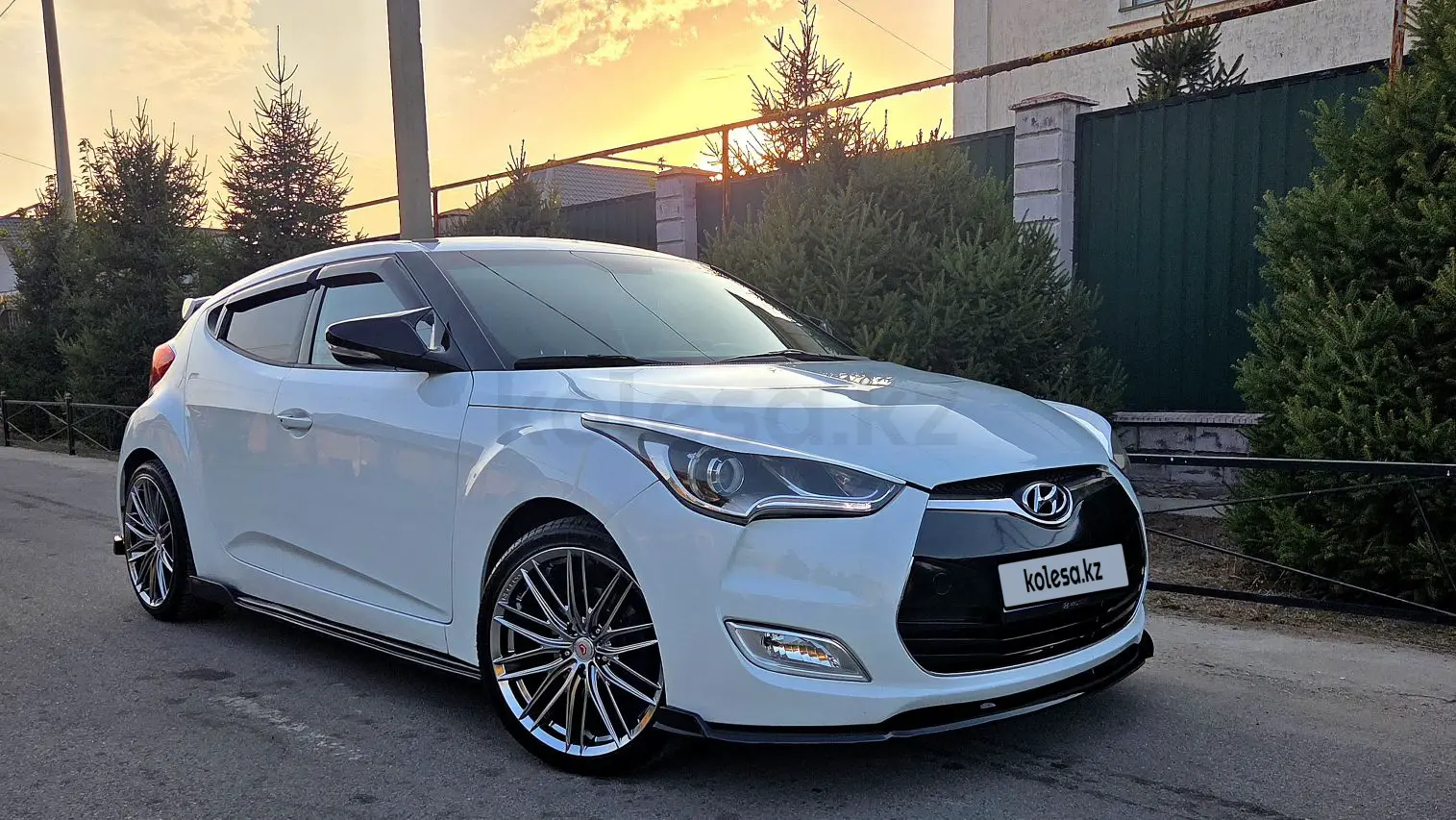 Hyundai Veloster, 2012