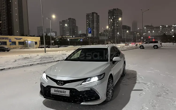 Toyota Camry 2023 года за 17 170 000 тг. в Астана