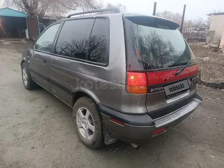 Mitsubishi Space Runner 1997 года за 800 000 тг. в Актобе – фото 5