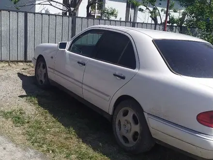 Mercedes-Benz E 320 1999 года за 3 700 000 тг. в Алматы – фото 23