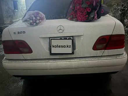 Mercedes-Benz E 320 1999 года за 3 700 000 тг. в Алматы – фото 4