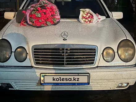 Mercedes-Benz E 320 1999 года за 3 700 000 тг. в Алматы – фото 5