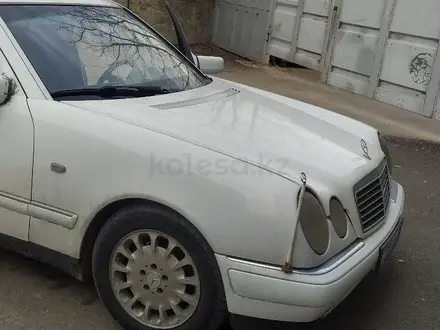 Mercedes-Benz E 320 1999 года за 3 700 000 тг. в Алматы – фото 9