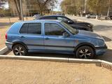 Volkswagen Golf 1994 года за 600 000 тг. в Байконыр – фото 2