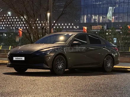 Hyundai Elantra 2022 года за 8 900 000 тг. в Уральск – фото 3