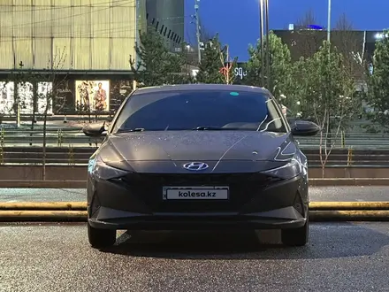 Hyundai Elantra 2022 года за 8 900 000 тг. в Уральск – фото 5