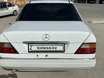 Mercedes-Benz E 220 1994 года за 1 500 000 тг. в Шымкент – фото 2