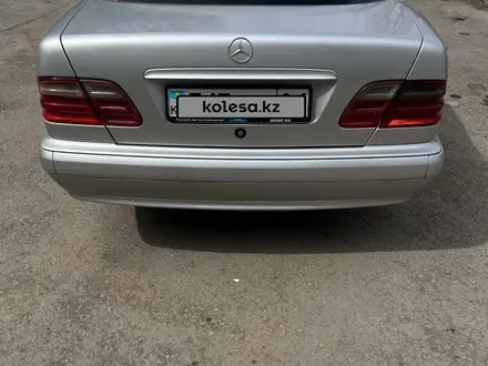 Mercedes-Benz E 200 1999 года за 3 200 000 тг. в Астана – фото 4