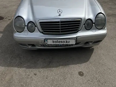 Mercedes-Benz E 200 1999 года за 3 200 000 тг. в Астана – фото 3