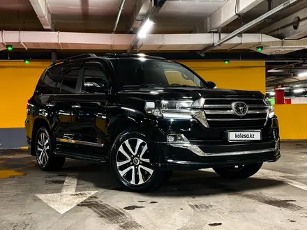 Toyota Land Cruiser 2019 года за 36 900 000 тг. в Алматы