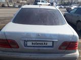 Mercedes-Benz E 230 1997 года за 1 500 000 тг. в Астана – фото 2