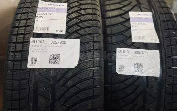 Зимний, не шипованный комплект шин Michelin 235/35R20 92W XL за 300 000 тг. в Алматы