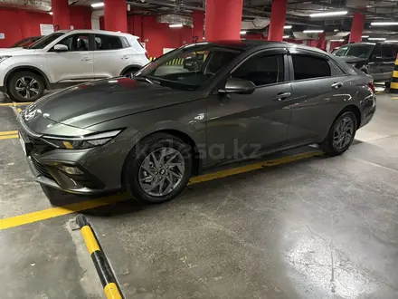 Hyundai Elantra 2024 года за 9 500 000 тг. в Шымкент – фото 2