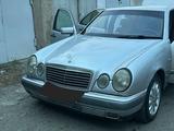 Mercedes-Benz E 240 1998 годаүшін2 771 000 тг. в Талдыкорган – фото 3