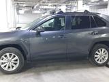 Toyota RAV4 2021 года за 13 200 000 тг. в Астана – фото 3