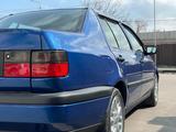 Volkswagen Vento 1993 года за 2 300 000 тг. в Алматы – фото 2