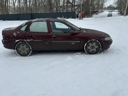 Opel Vectra 1997 года за 850 000 тг. в Караганда – фото 4