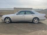 Mercedes-Benz E 320 2001 года за 5 500 000 тг. в Актау – фото 2