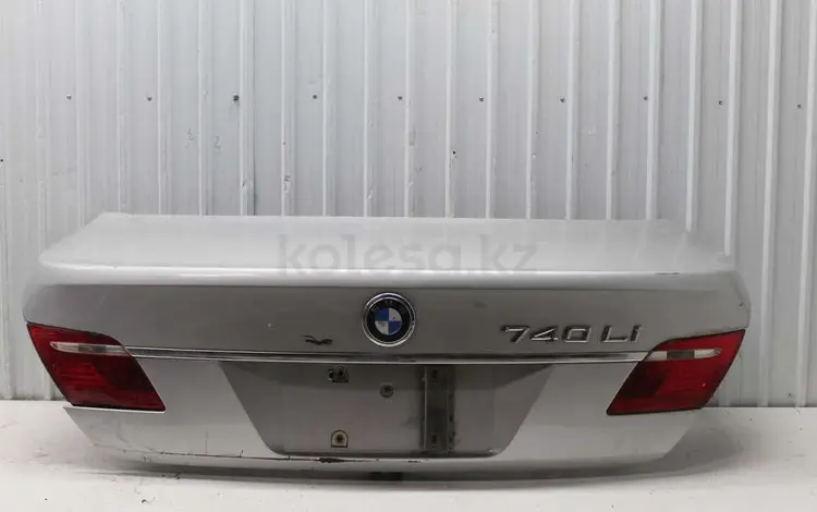 Крышка багажника на БМВ BMW за 10 990 тг. в Атырау