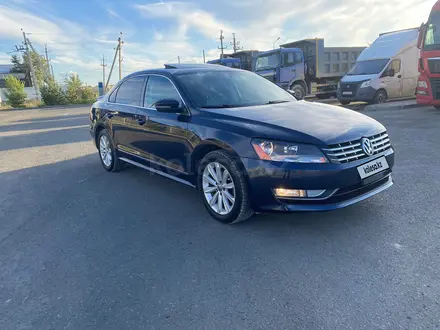 Volkswagen Passat 2013 года за 4 550 000 тг. в Уральск – фото 4