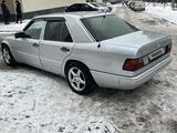 Mercedes-Benz E 230 1992 года за 1 400 000 тг. в Алматы – фото 2